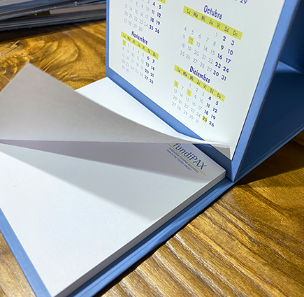 calendario personalizado de mesa con posit 3